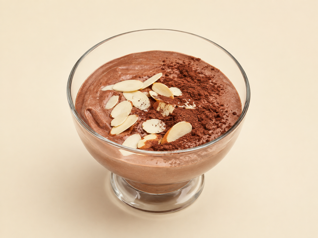 Crema di yogurt, mandorle e cacao — foto in arrivo