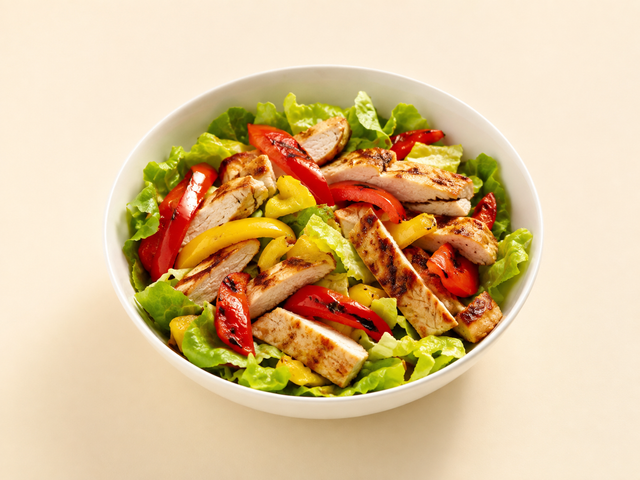Insalata di pollo e peperoni — foto in arrivo