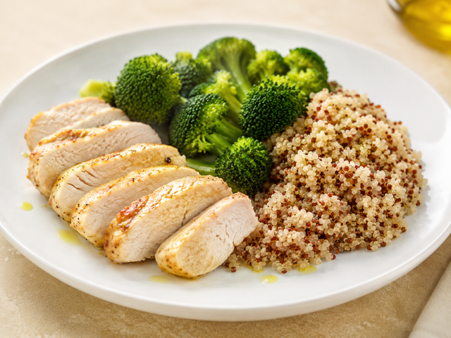 Pollo con broccoli e quinoa — foto in arrivo